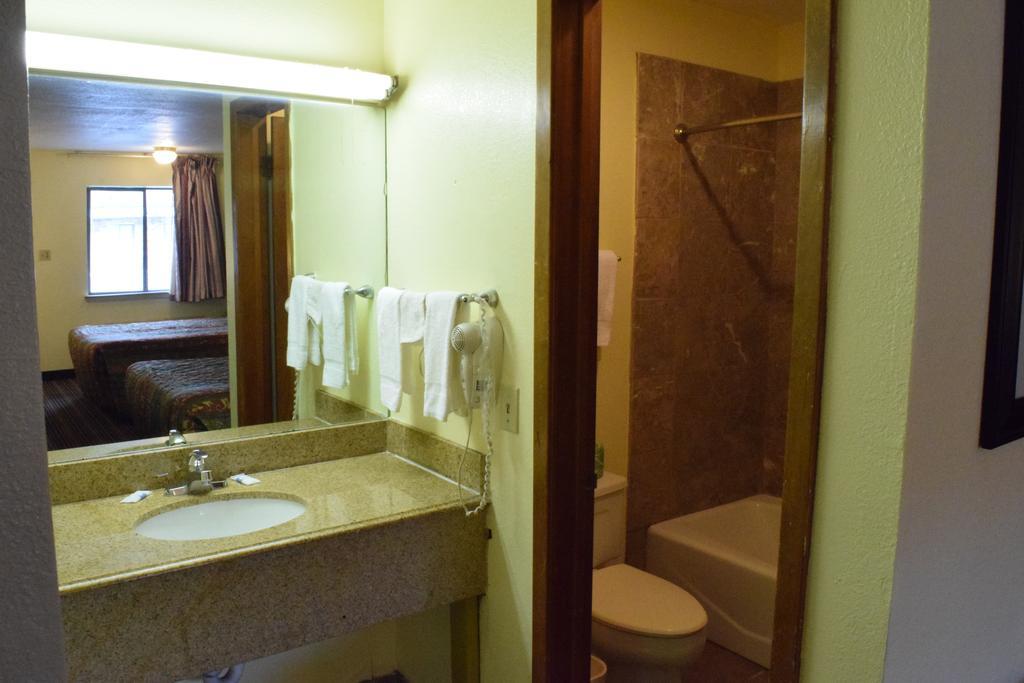 Executive Inn 오데사 객실 사진